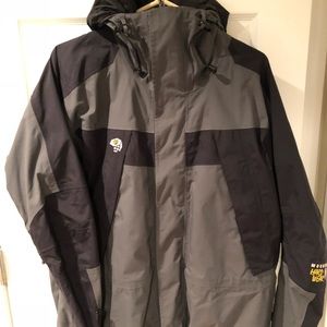 Mountain hardware lightweight men’s jacket